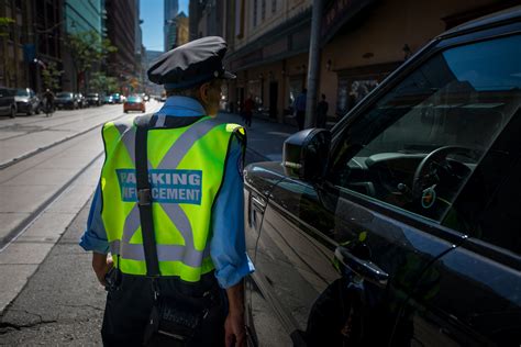 toronto police parking enforcement officer